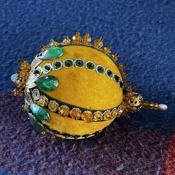 TWO Vintage Sequin Bead Push Pin Christmas Ornaments Hand Made Tassel 70s/80s - Picture 5 of 13